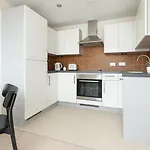 Designer Flat Near Wimbledon Park